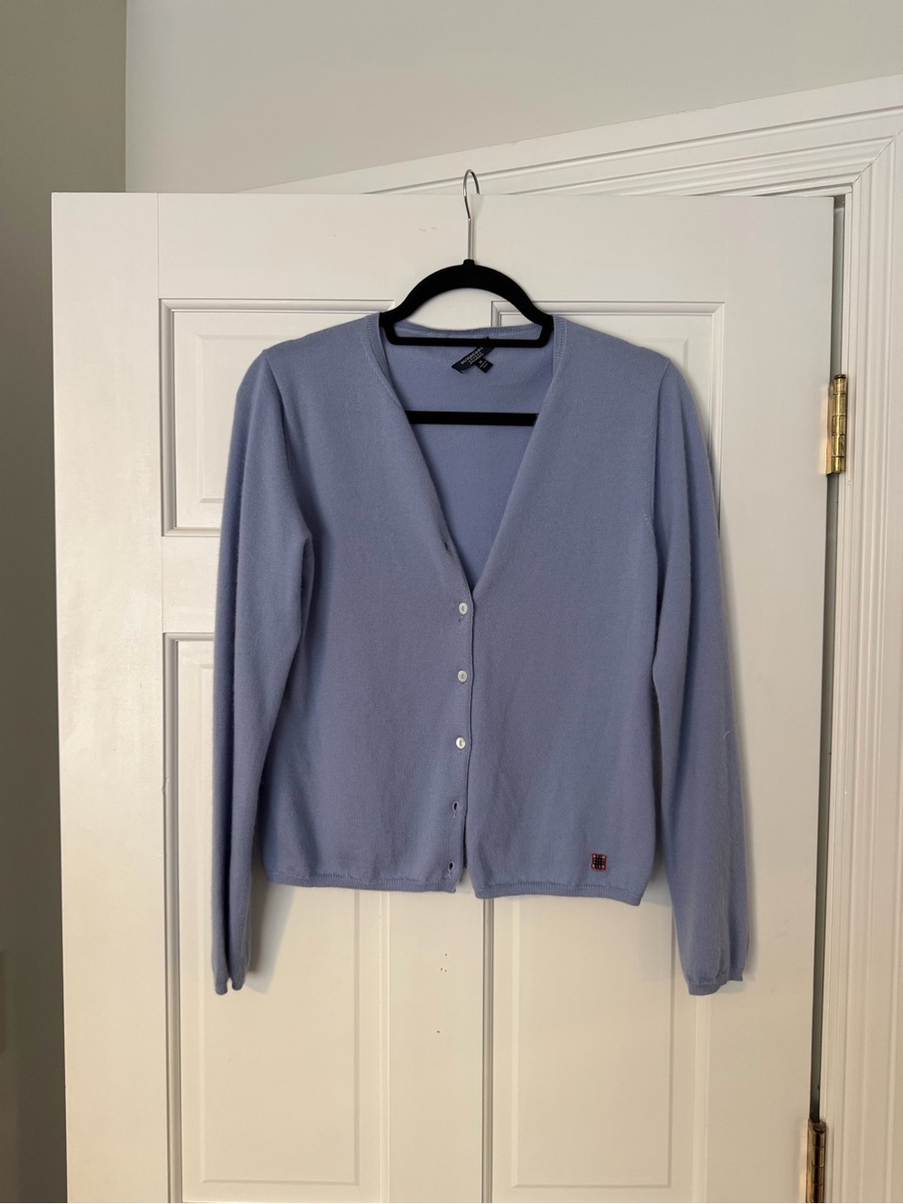Burberry Powder Blue 100% Cashmere V-Neck Button Cardigan made in Italy